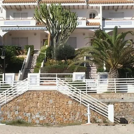 Terraced House By The בית נופש *